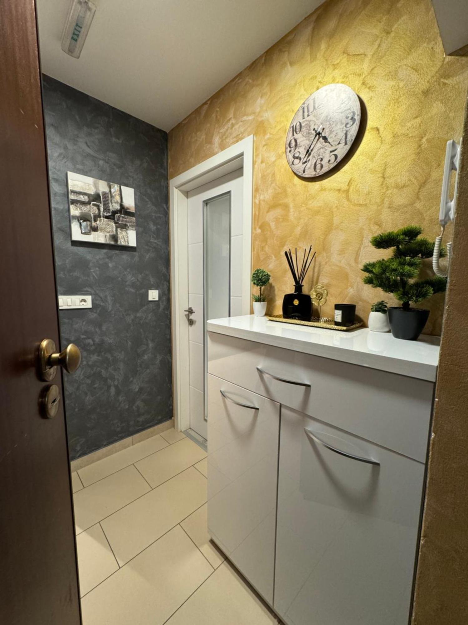 Apartment Astra With Private Parking Split Exterior foto